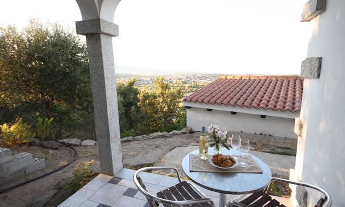 S'Iscala Apartment | Apartment with Fantastic View and Terrace, Pets Allowed