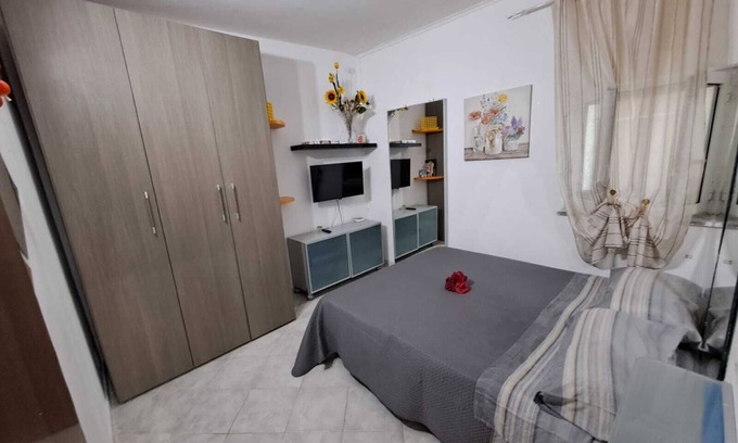 Civitavecchia Apartment | Apartment with garden