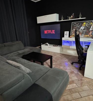 Fombio Apartment | Apartment with Gym