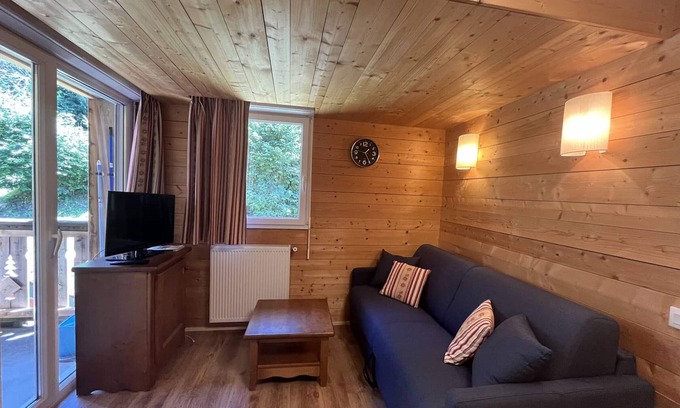 Cauterets Apartment | Apartment with heated pool and parking in Cauterets