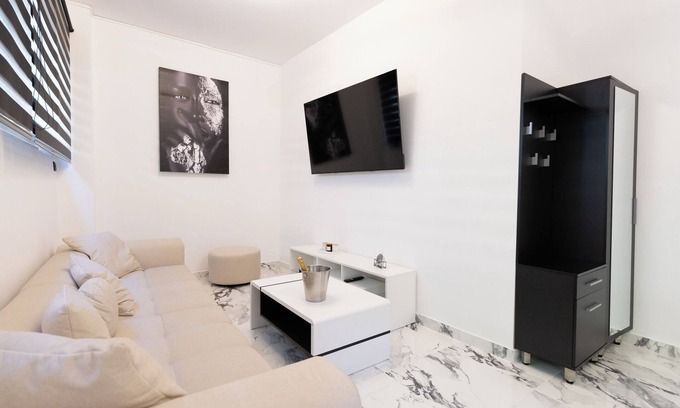 Athens Apartment | Apartment with jacuzzi and sauna.Fully furnished with kitchen absolutely private
