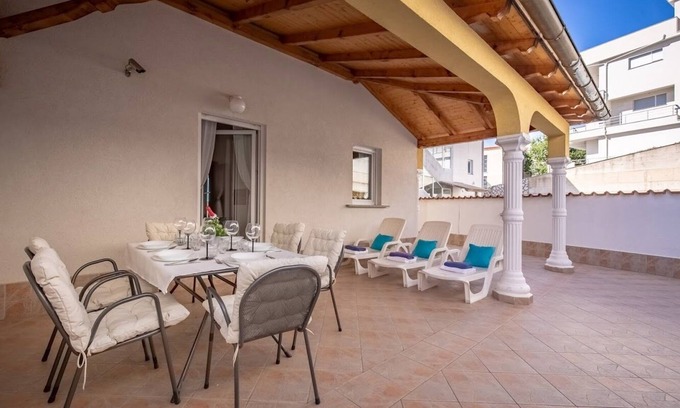 Dramalj Apartment | Apartment with large waterfront terrace - only 290 m from the sea (hvo)