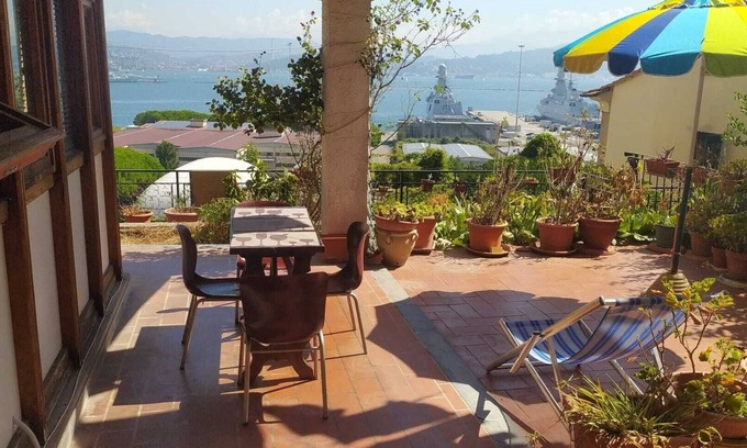Ortonovo Apartment | Apartment with patio and garden 10 min from Portovenere and 15 min from 5 Terre