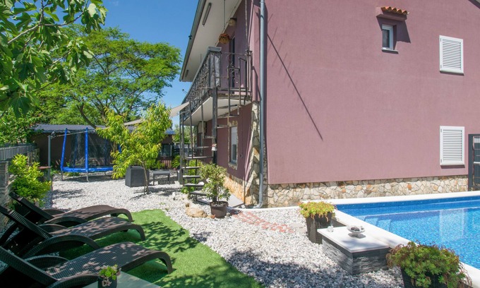 Jursici Apartment | Apartment with private pool, little paradise