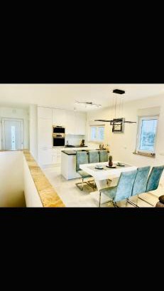 Okrug Gornji Apartment | Apartment with swimming pool Lagotto