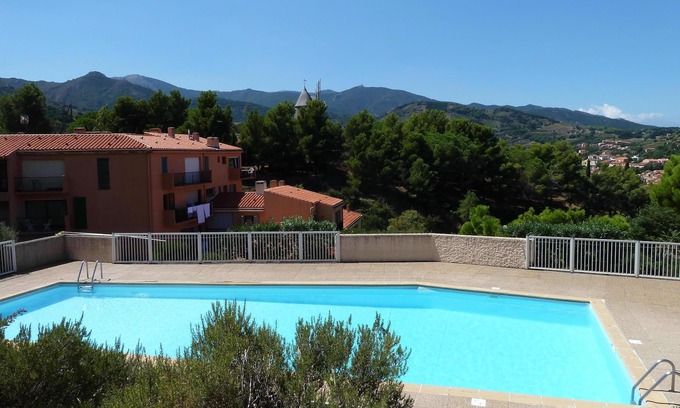 Collioure Apartment | Apartment with terrace, pool and parking. Great views. 5 minutes walk to beach