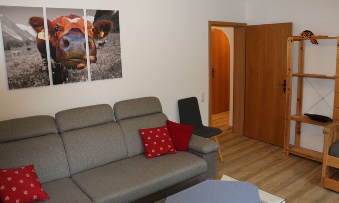 Fuessen House | Apartment with terrace and small garden