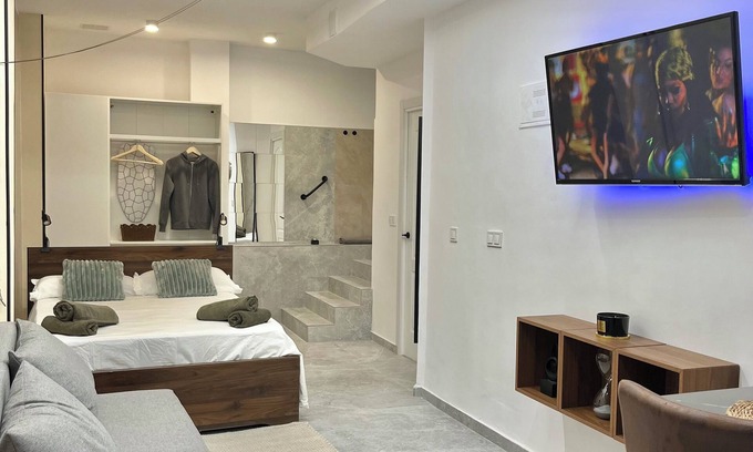 Pla del Bon Repos Apartment | Apartment with terrace next to Plaza de Toros