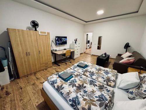 Brno-stred Apartment | Apartment with Workspace and TV