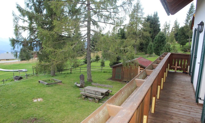 Albeck Apartment | Apartment 'Wohnung 3' with Mountain View, Shared Terrace and Shared Garden