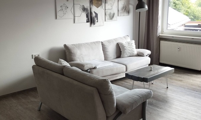 Oppenreute Apartment | Apartment 'Zur Dicken Berta' with Balcony and Wi-Fi