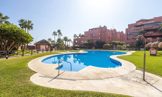 Torrox Costa Apartment | Apartmento en Torrox Costa with Mountain View, Sea View, Pool, Jacuzzi, Wi-Fi, A/C, Terrace & Garden