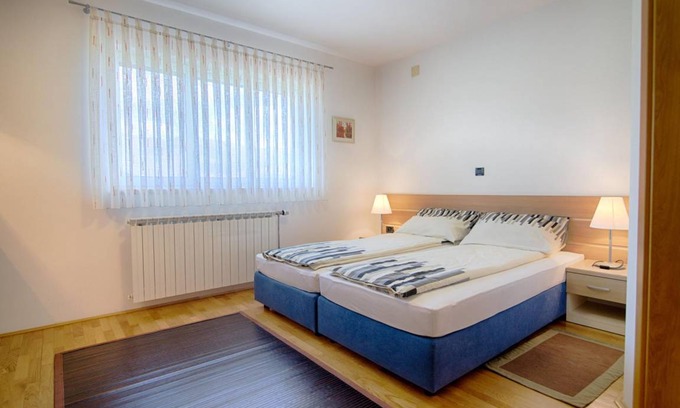 Vranovaca Apartment | Apartments and Room Robert