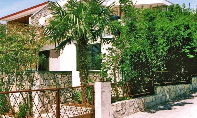 Pirovac Apartment | Apartments Fortuna in Pirovac, close to the seabeach