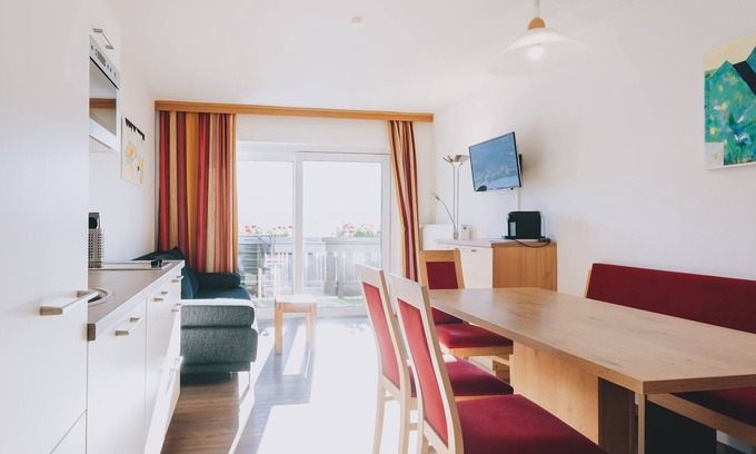 Zell am See Apartment | Apartments Haus Altenberger - Bergblick, Mountain view & Balcony