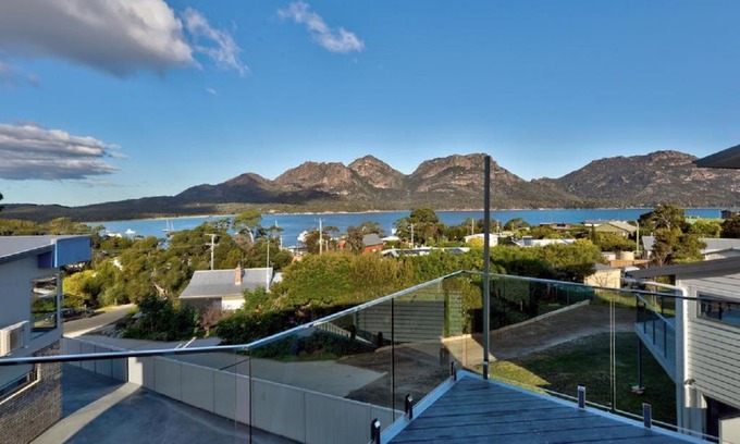 Coles Bay Apartment | Apartments in Coles Bay, Australia