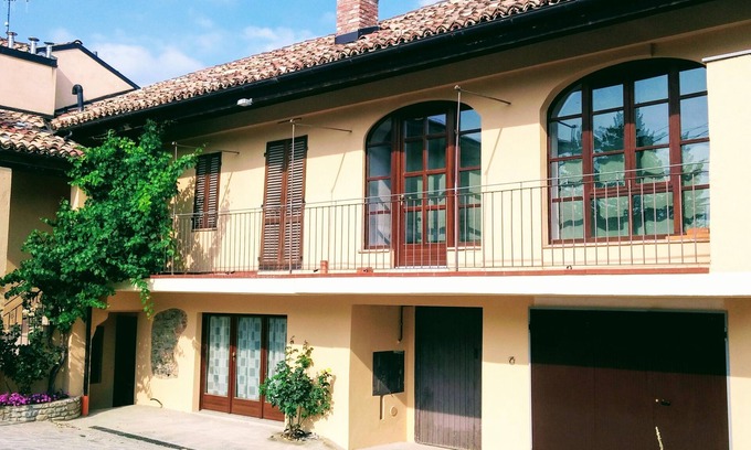 Serralunga d'Alba Apartment | apartments in Serralunga d'Alba with panoramic swimming pool