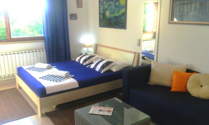 Cove Tri Zala (Zrnovo) Apartment | Apartments Iris - Studio 38m2 with free parking