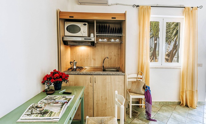 Casamicciola Terme Apartment | Apartments in the green with swimming pool