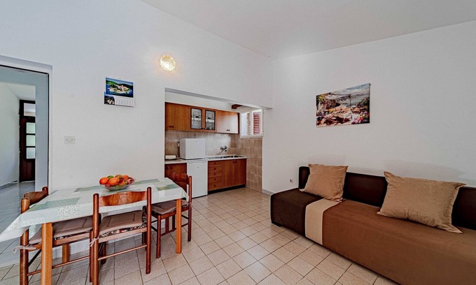 Brna Apartment | Apartments Kuzma - One-Bedroom Apartment with Balcony and Sea View