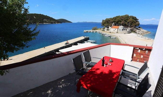 Savar Apartment | Apartments located directly on the sea, with sea views and wonderful views.