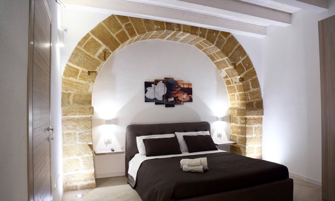 Ortigia House | Apartments Maniace 2 (brand new apartment in the center of Ortigia)