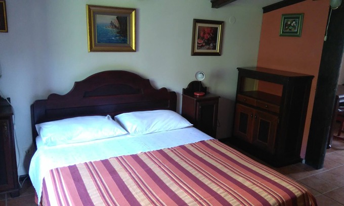 Komiza Apartment | Apartments Picasso- Apartment Miniature with sea view