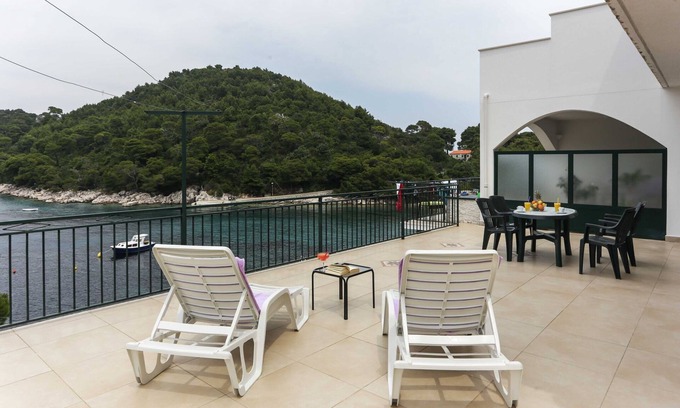 Saplunara Apartment | Apartments Posta - One-Bedroom Apartment with Terrace and Sea View (4 Adults) - Apartman 4