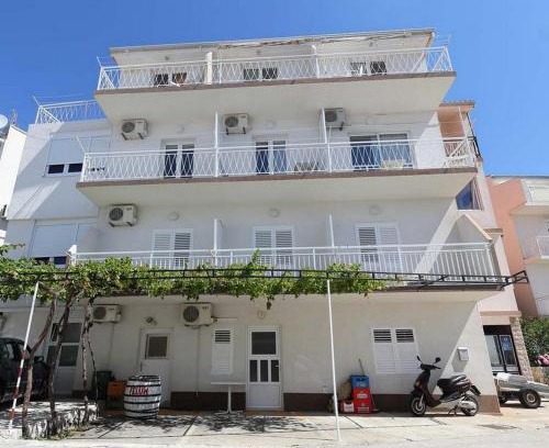 Blato Apartment | Apartments with parking space Zivogosce - Blato, Makarska - 22253