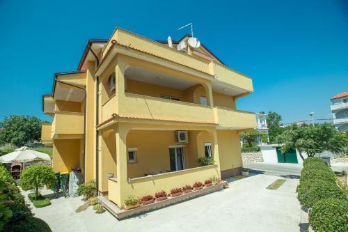 Lopar Apartment | Apartments with parking space Lopar, Rab - 23156