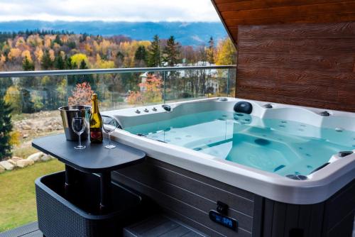 Szklarska Poreba Apartment | Aparts4U - Kras Resort Apartament B307 z prywatnym jacuzzi, antresolą i widokiem na góry