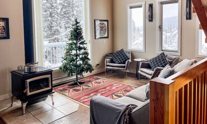 Okanagan-Similkameen Ski Chalet | Apex Mountain ~ Bluebird Lodge ~ A Peaceful Escape