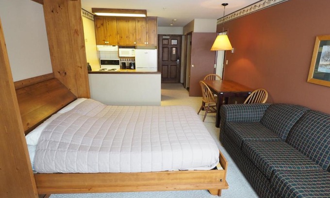 Okanagan-Similkameen Apartment | Apex Mountain Inn Suite 211-212 Condo