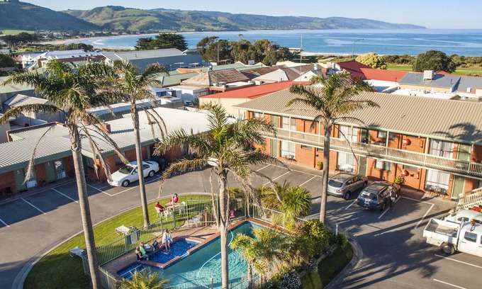 Apollo Bay Hotel | Apollo Bay Motel and Apartments