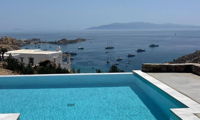 Psarou Apartment | Apostolis Windmill