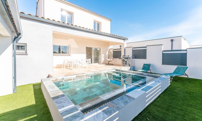Saint-Genies-de-Malgoires Apartment | Appartment with Jacuzzi and Sauna