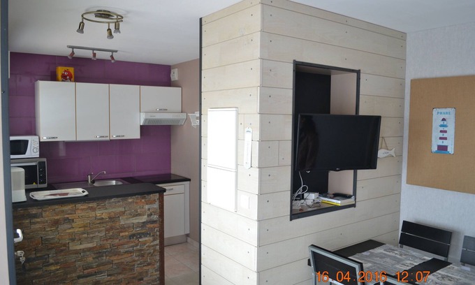 Le Portel Apartment | Appart in beautiful residence facing the sea wifi