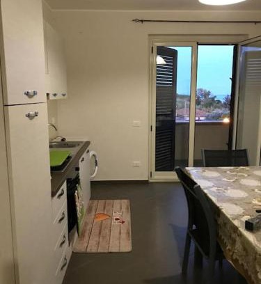 Sant'Ilario dello Ionio Apartment | Appartamento fronte spiaggia climatizzato