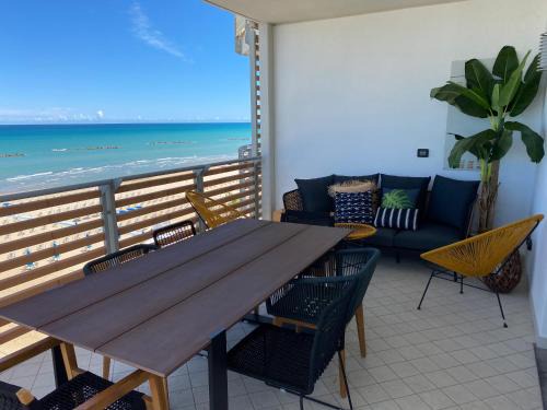 Roseto degli Abruzzi Apartment | Appartamento con terrazza di 35 mq fronte mare-Wifi-Barbecue
