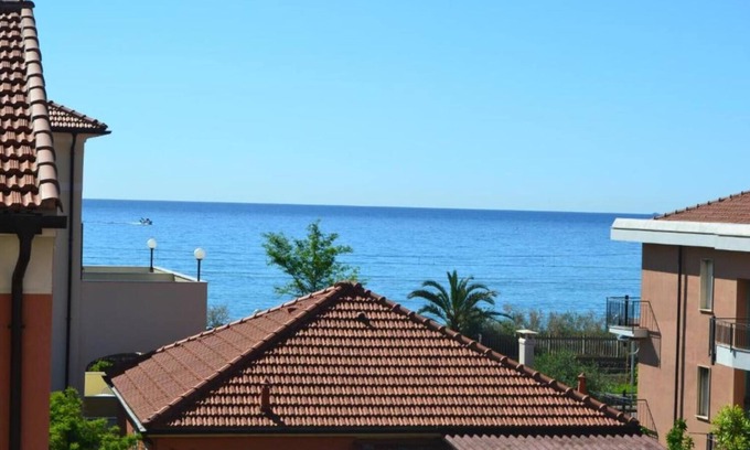 Pietra Ligure Apartment | 'Appartamento Vista Mare Shanaia' with Sea View, Wi-Fi & Balcony