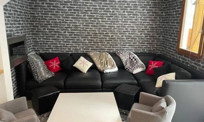 Saint-Etienne-de-Tinee Apartment | Appartement Auron : Wifi et box - Grand Espace Vert . A Deux pas du Centre