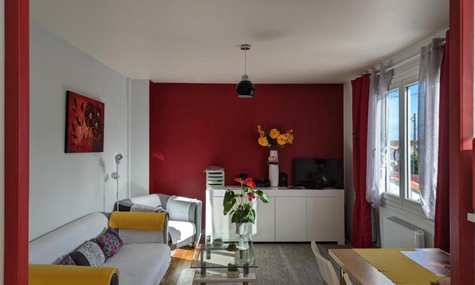 Barbezieux-Saint-Hilaire Apartment | Appartement cosy avec terrasse et jardin privatif, à 5 min du centre-ville de Barbezieux. - FR-1-653-196