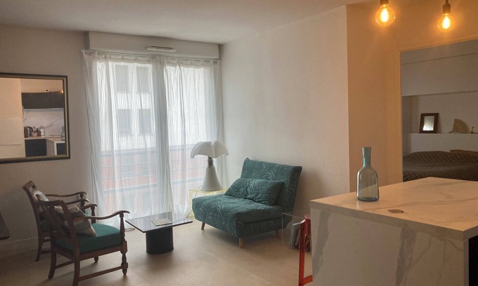Pont des Demoiselles-Montaudran-La Terrasse Apartment | Appartement à montaudran avec parking en sous sol, ascenseur, terrasse