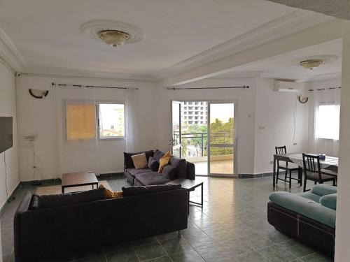 Conakry Apartment | Appartement éclairé avec vue mer