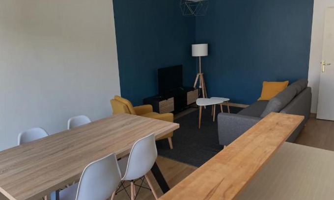 Lion-sur-Mer Apartment | Appartement 2 chambres - 50m de la mer - parking