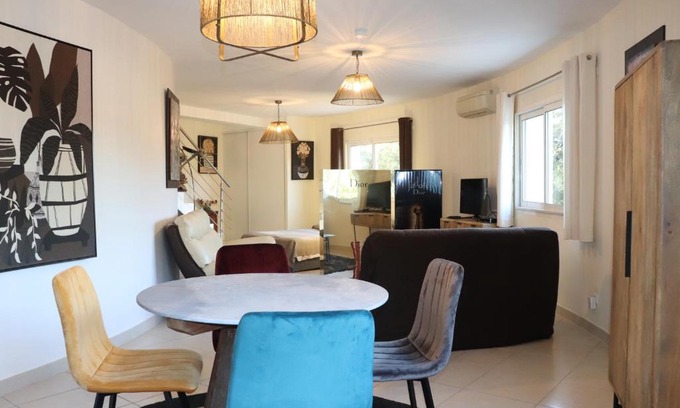 Vailhauques Apartment | Appartement 50 m2 avec parking gratuit sur place