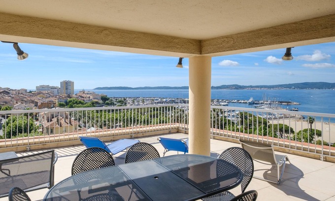 Sainte-Maxime City Centre House | Appartement 6eme Étage Droite Avec Terrasse.vue 300à 100 m de la Plage