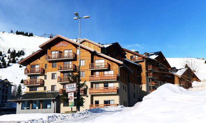 Auris Condo | Appartement Abordable | Accès Piscine Intérieure