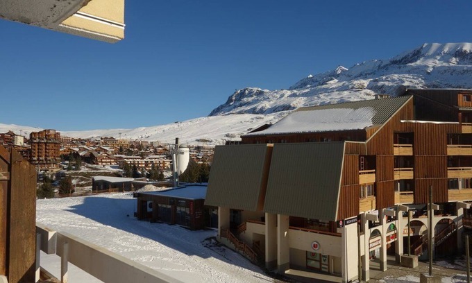 Eclose-Est Apartment | Appartement Alpe D'huez Quartier Eclose EST
