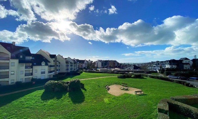 Arzon Apartment | Appartement Calme - Arzon, 4 Pers, Parking, Plage à Pied - FR-1-639-25